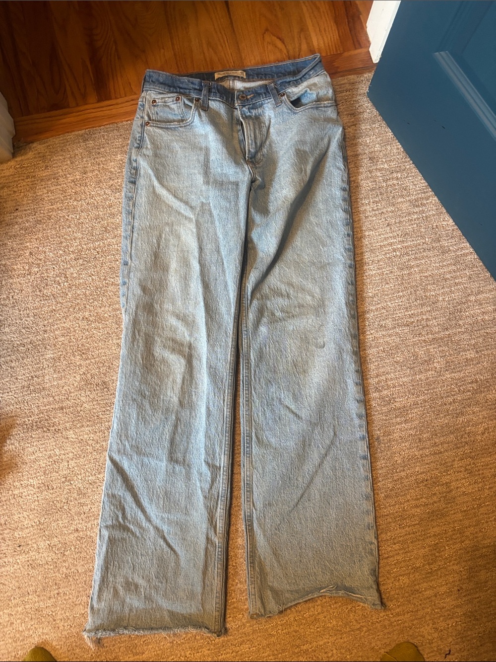 Abercrombie & Fitch Light Blue Wide-Leg the baggy low rise 25R raw hem